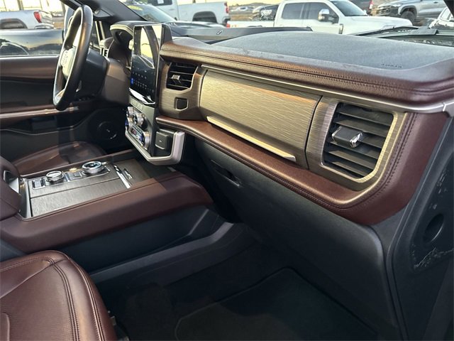 Used 2024 Ford Expedition Limited image 24