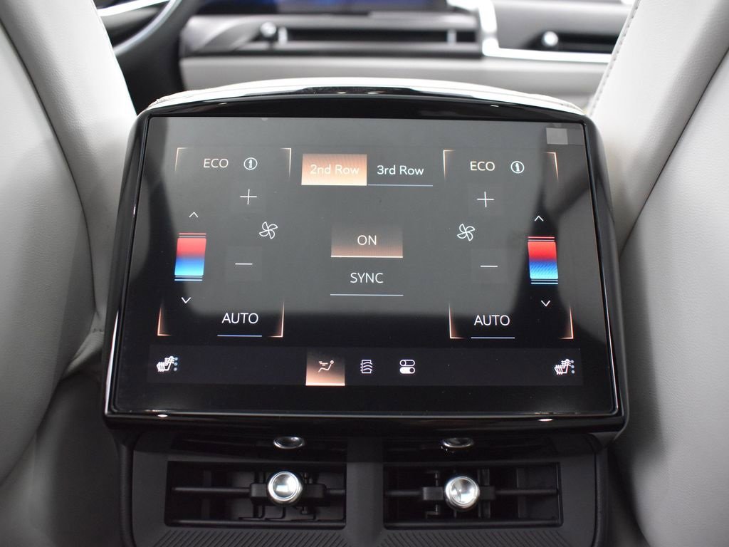 New 2026 Cadillac Vistiq Luxury w/ LPO, Floor Liner Package image 32