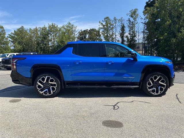 Certified 2025 Chevrolet Silverado EV RST AWD/4WD image 8