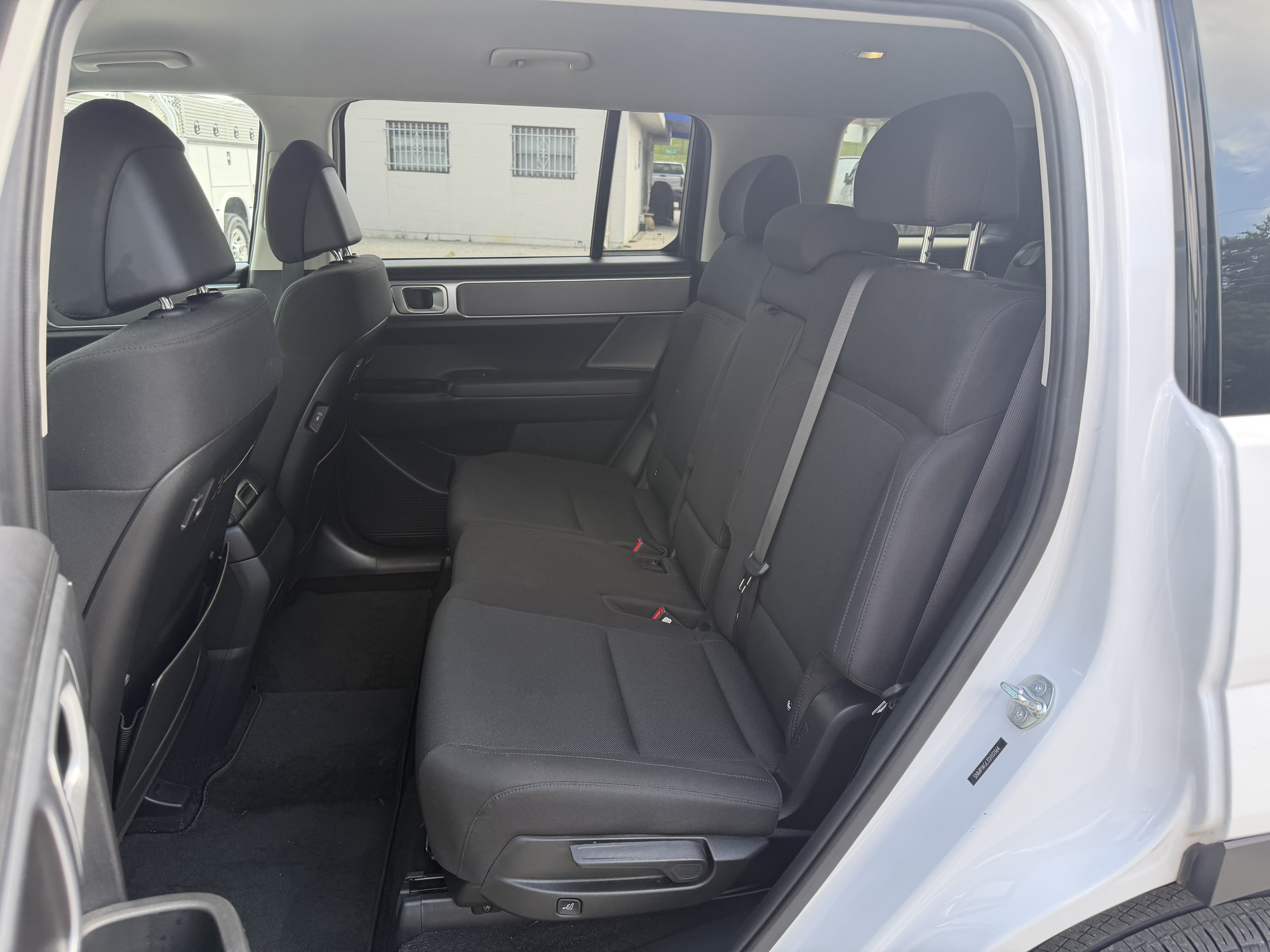 Used 2025 Hyundai Santa Fe SE FWD image 12