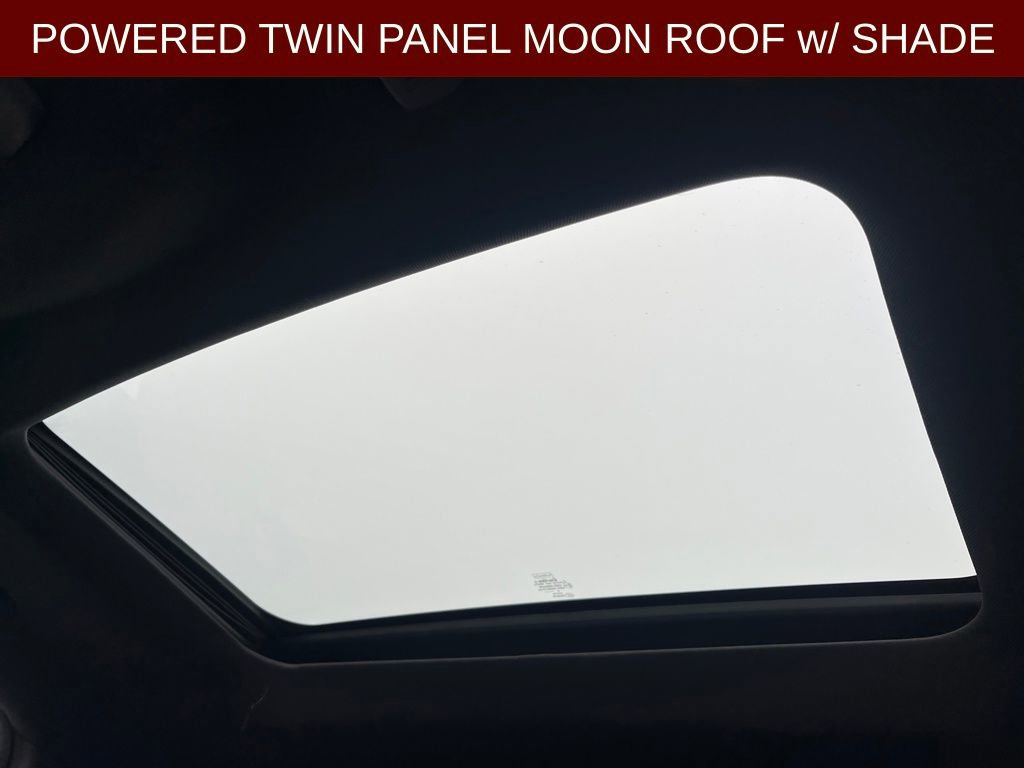 Used 2017 Ford Explorer XLT w/ Equipment Group 202A image 6