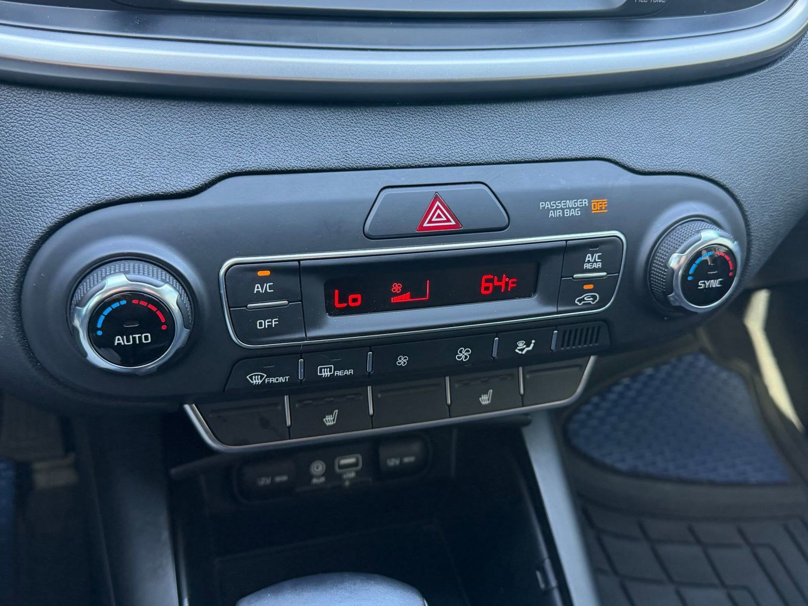 Used 2020 Kia Sorento S image 19