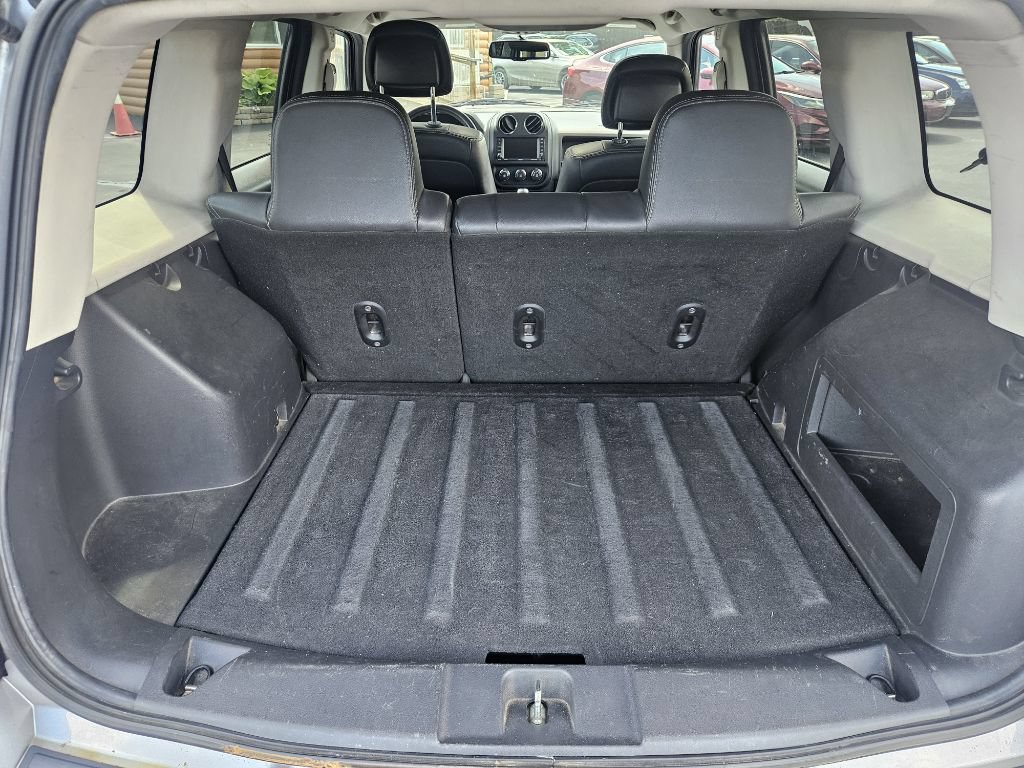 Used 2015 Jeep Patriot High Altitude AWD/4WD image 16