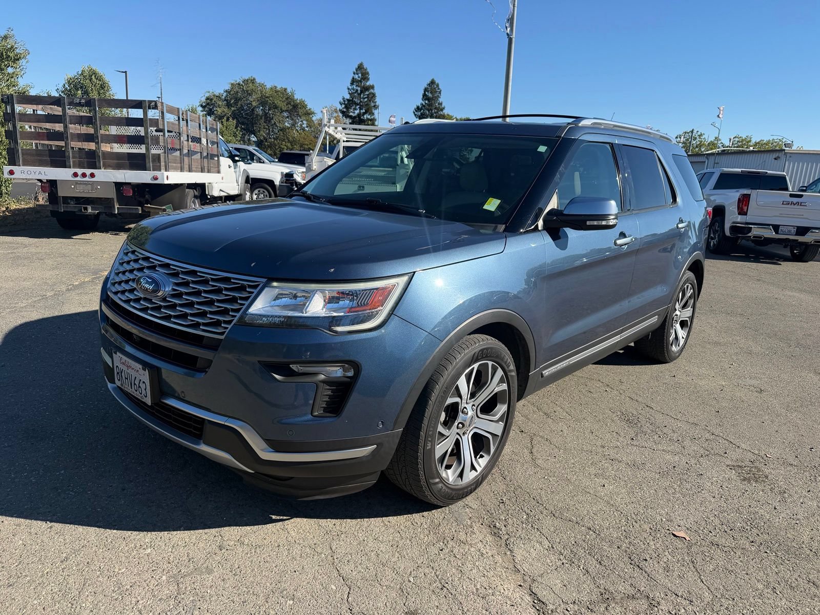 Used 2019 Ford Explorer Platinum AWD/4WD image 1