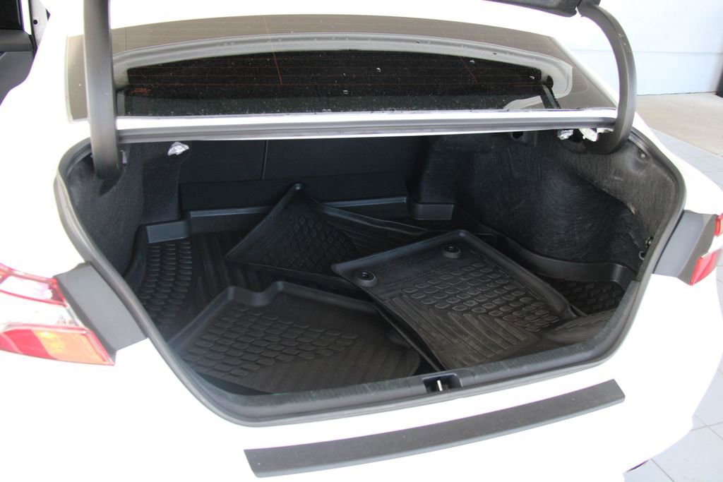 Used 2024 Toyota Camry SE image 25