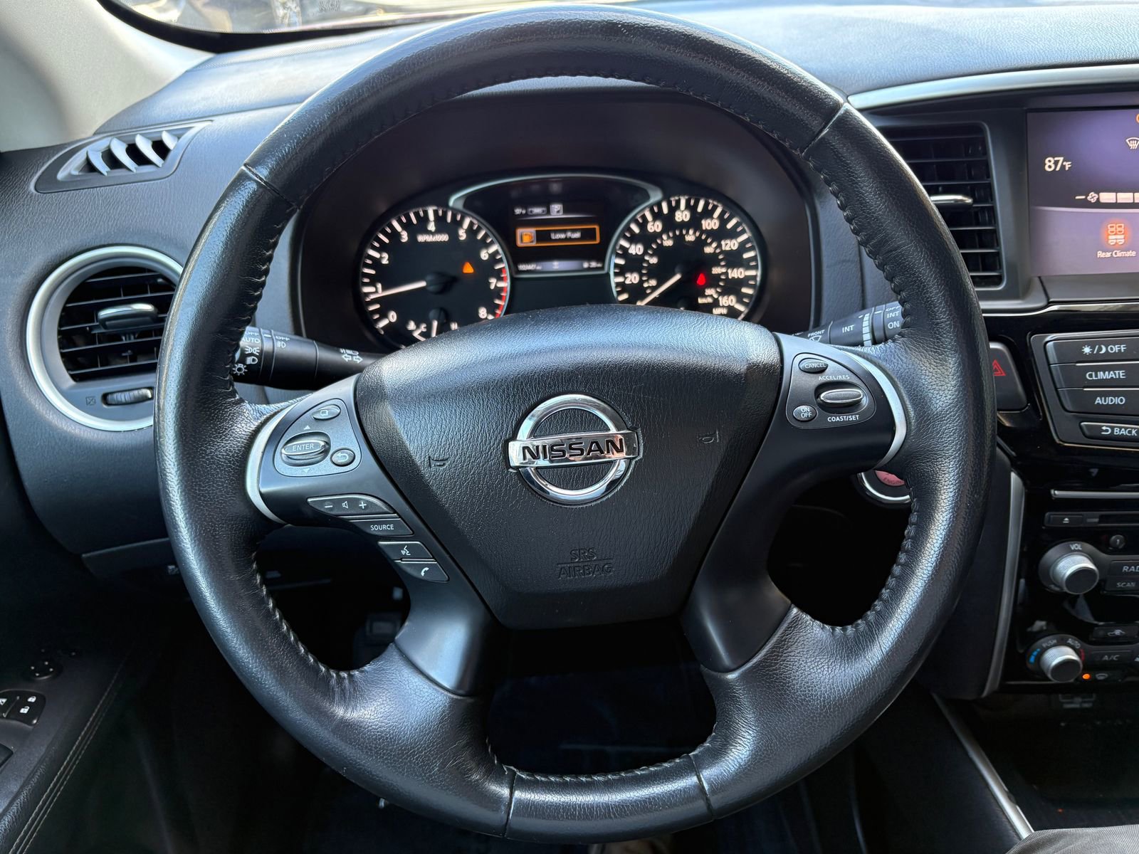 Used 2018 Nissan Pathfinder SV AWD/4WD image 37