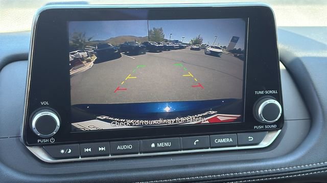 Used 2024 Nissan Rogue SV AWD/4WD image 16