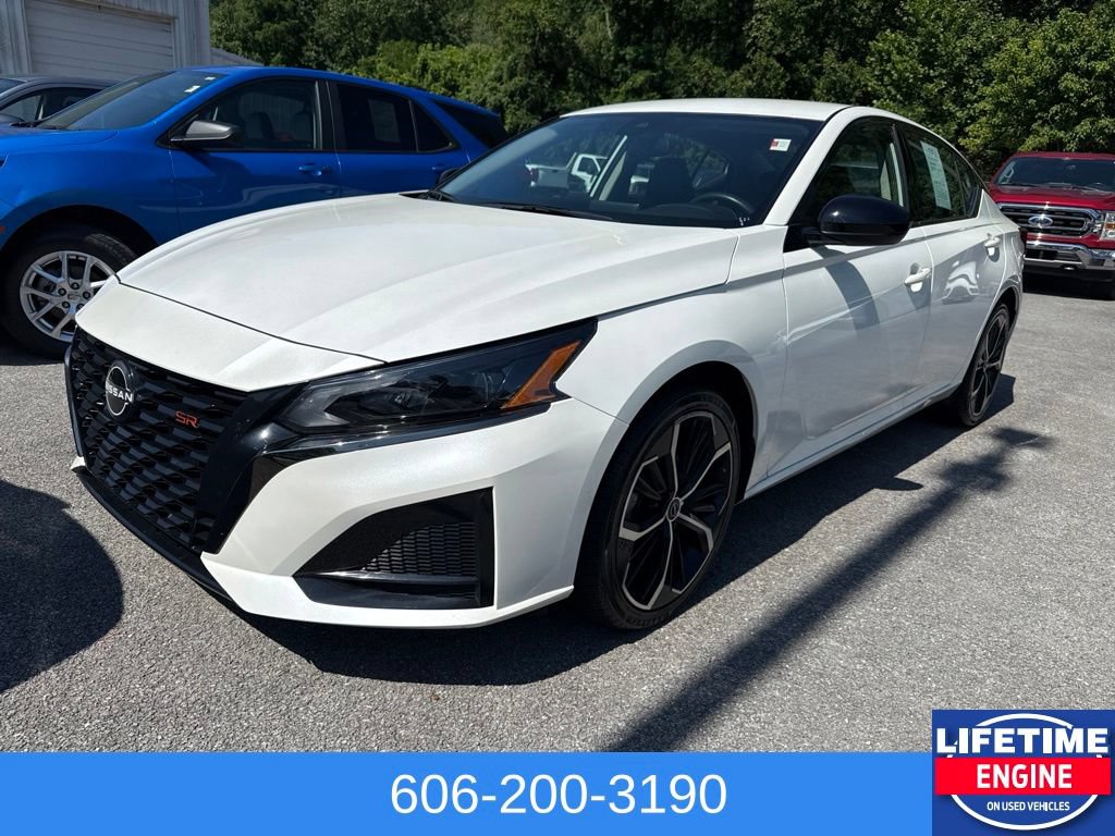 Used 2024 Nissan Altima 2.5 SR AWD/4WD image 1