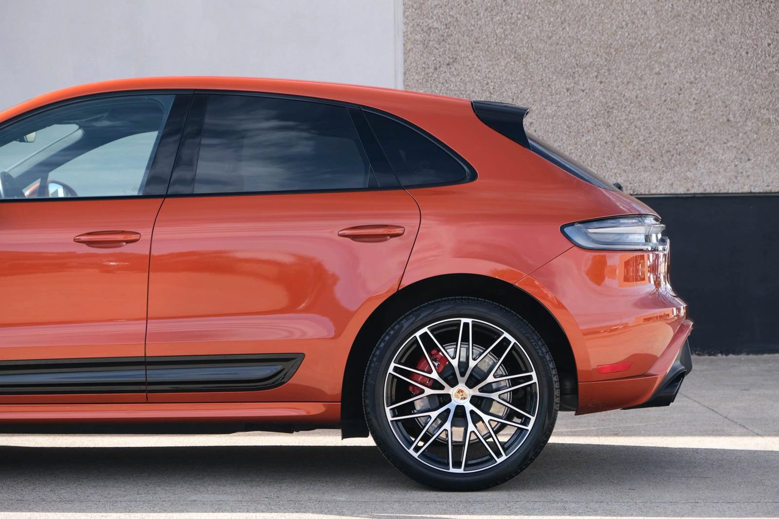 Used 2022 Porsche Macan GTS AWD/4WD image 4
