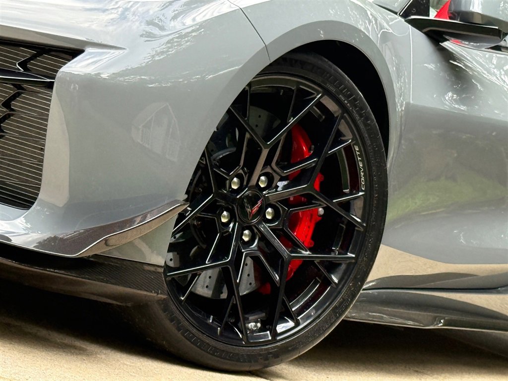 Used 2025 Chevrolet Corvette ZR1 w/ ZR1 Carbon Fiber Aero Package image 10