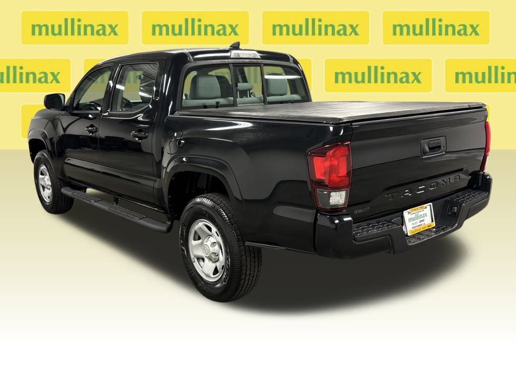 Used 2018 Toyota Tacoma SR image 17