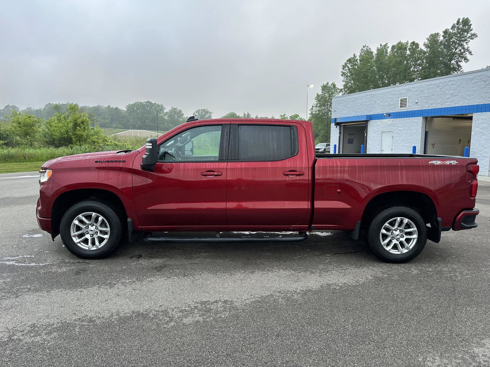 Used 2023 Chevrolet Silverado 1500 RST w/ Convenience Package II AWD/4WD image 4