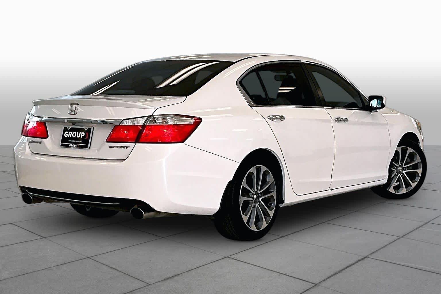 Used 2015 Honda Accord Sport image 12