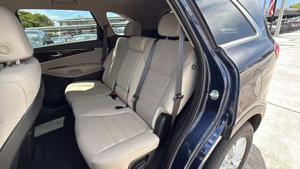 Used 2018 Kia Sorento FWD image 25