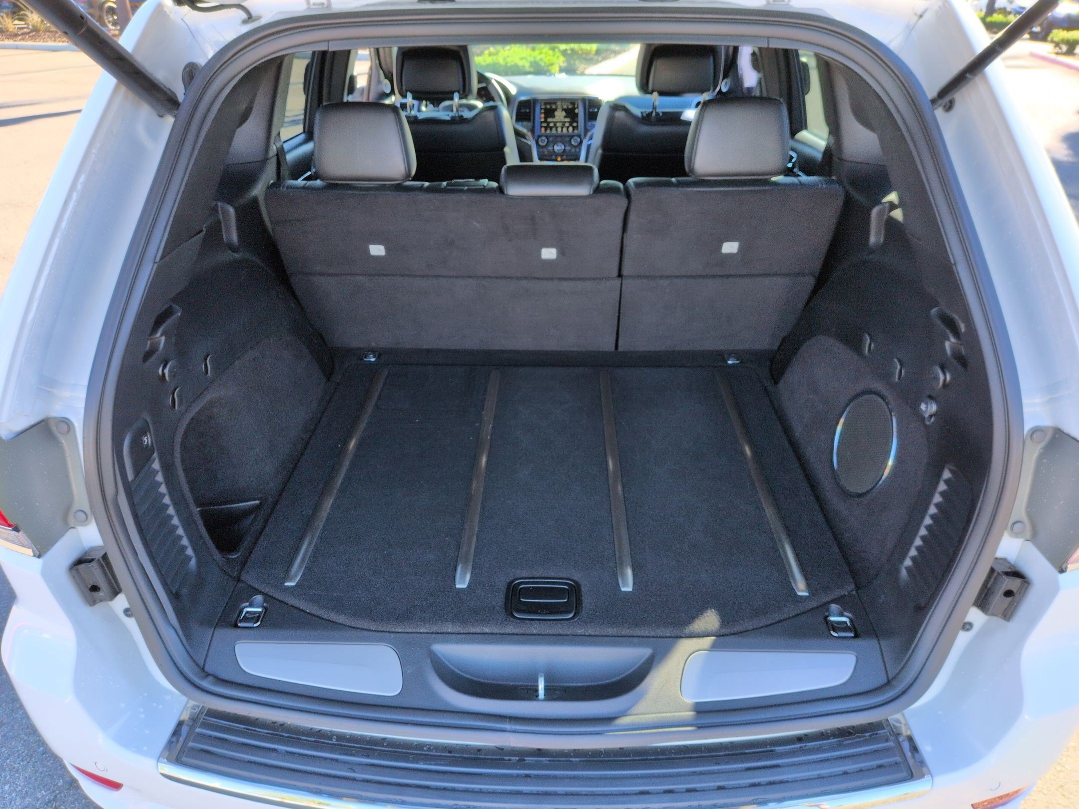 Used 2015 Jeep Grand Cherokee Overland image 32