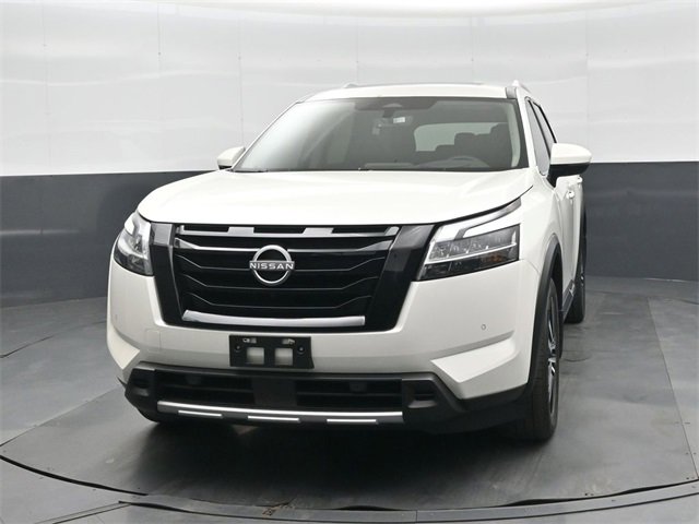 Used 2024 Nissan Pathfinder Platinum w/ Cargo Package image 8
