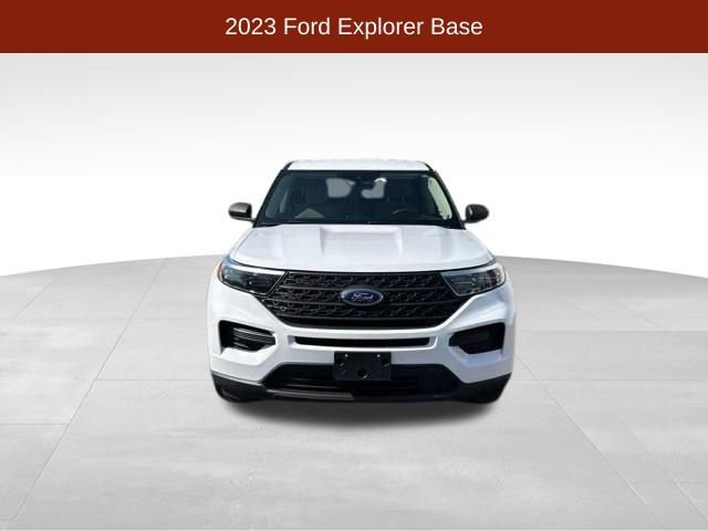 Used 2023 Ford Explorer 4WD image 2