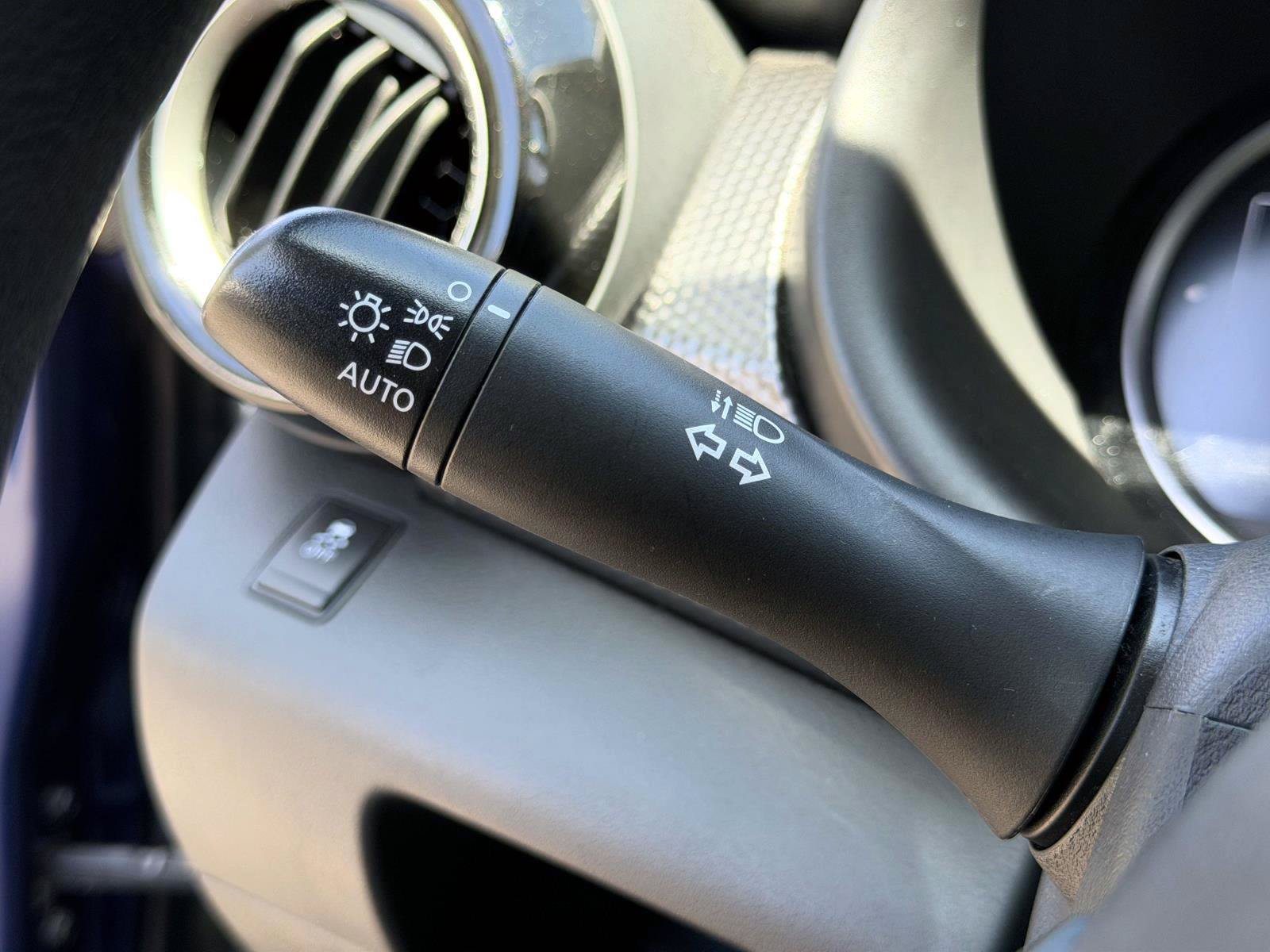 Used 2019 Nissan Kicks SV FWD image 22