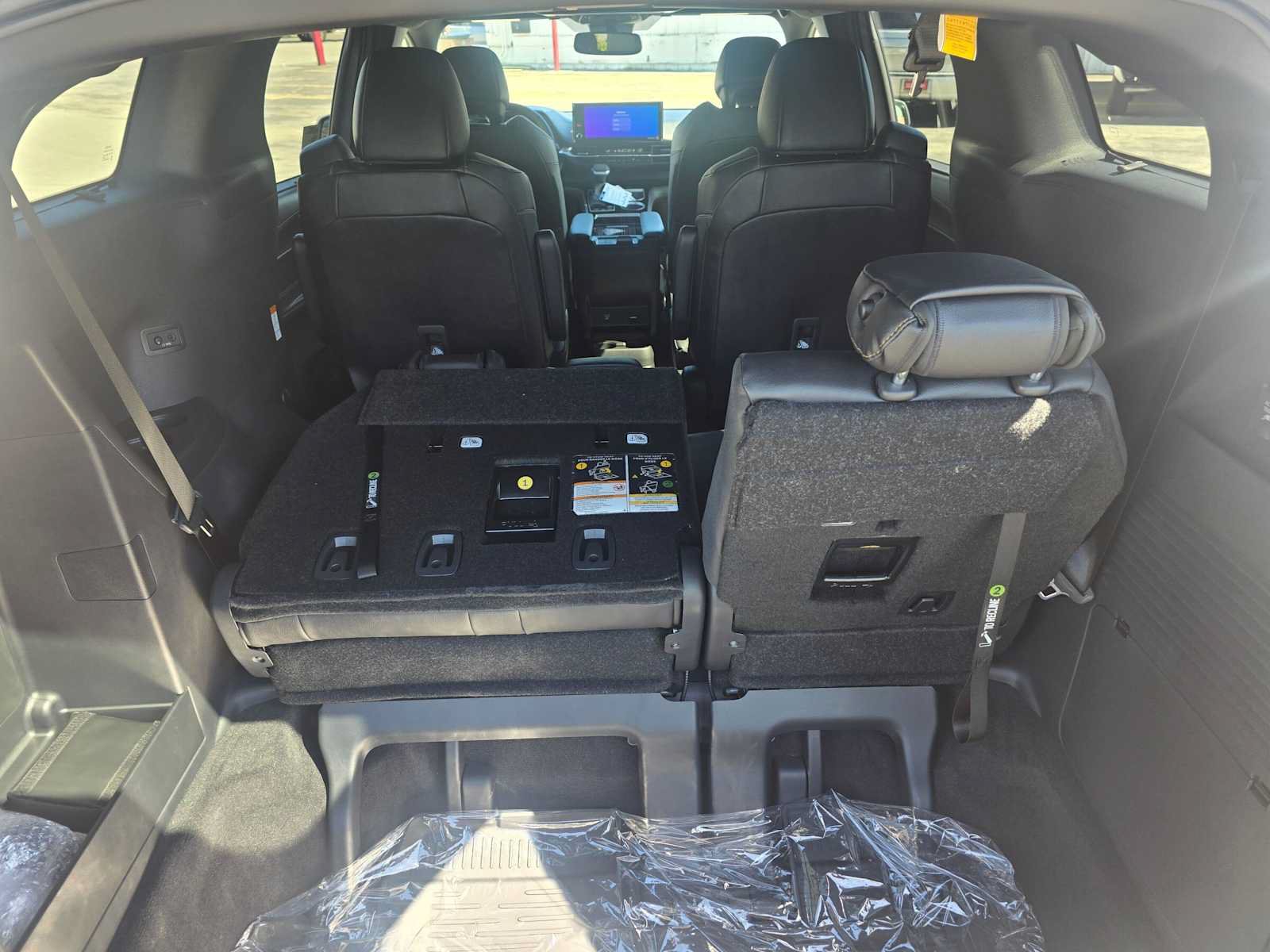 New 2026 Toyota Sienna XLE Woodland Edition AWD/4WD image 15