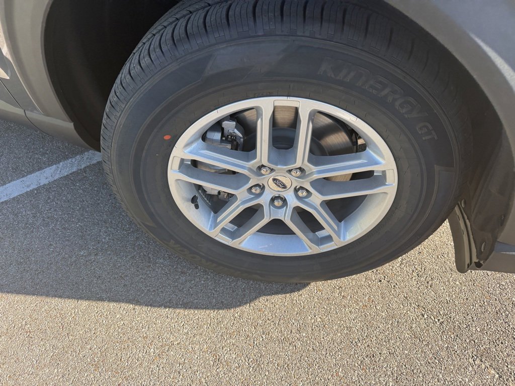 New 2026 Ford Explorer Active image 9