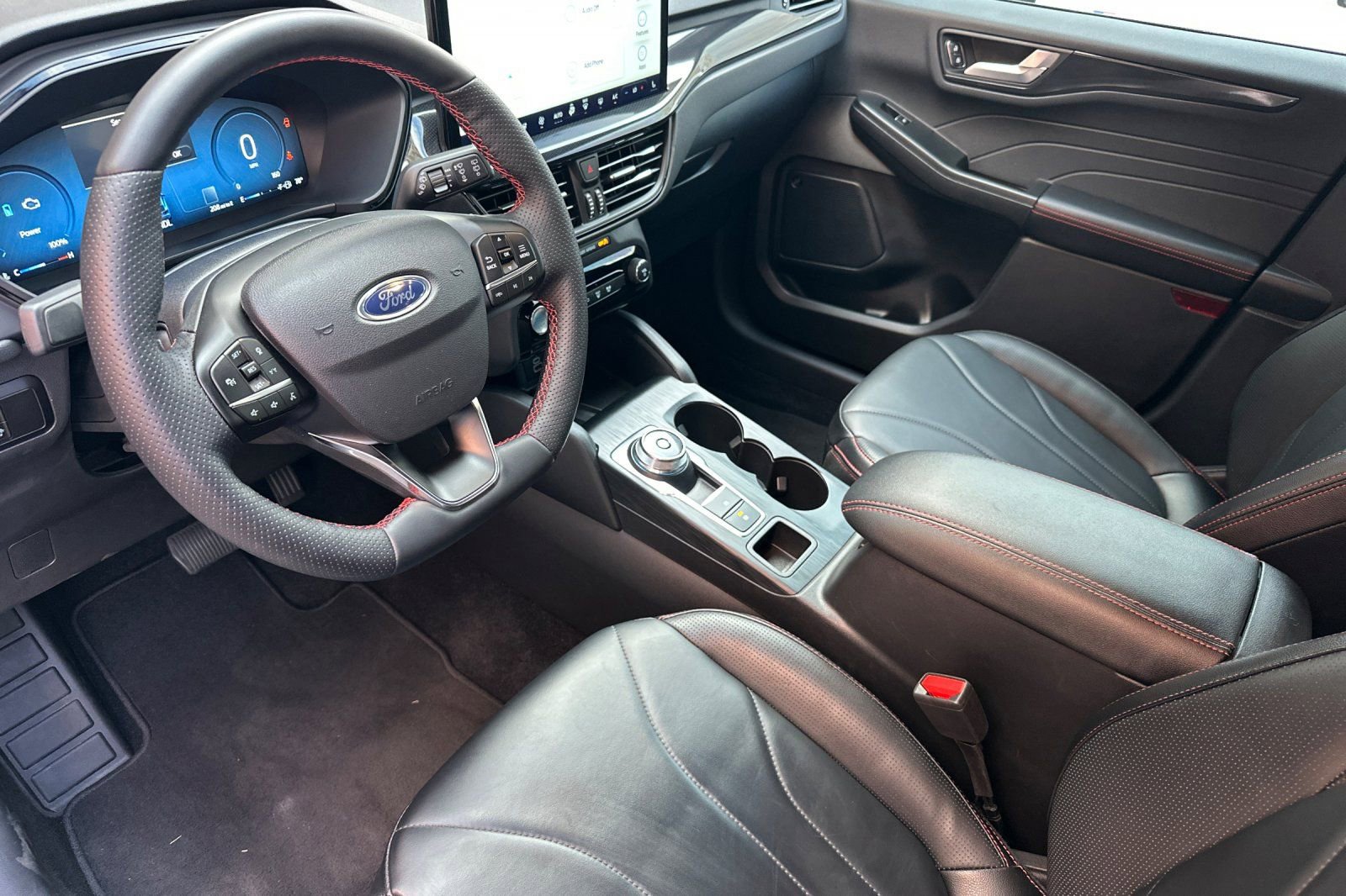 Used 2025 Ford Escape ST-Line Elite w/ Premium Technology Package image 11