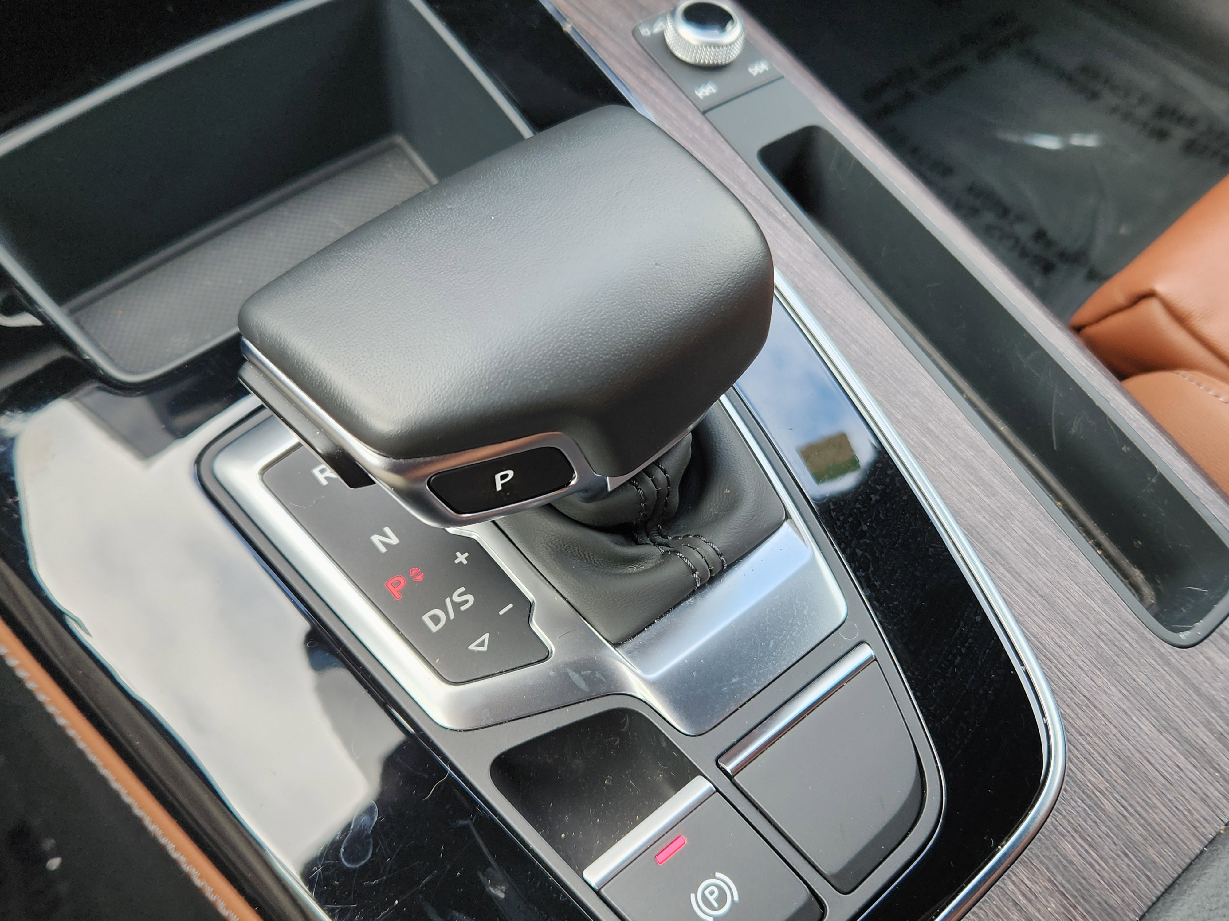 Used 2023 Audi Q5 e Prestige AWD/4WD image 9