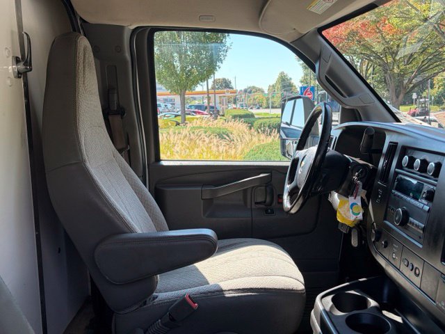 Used 2022 Chevrolet Express 3500 w/ Power Convenience Package RWD image 30