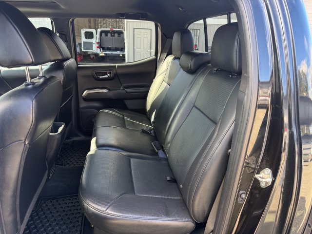 Used 2019 Toyota Tacoma Limited AWD/4WD image 22