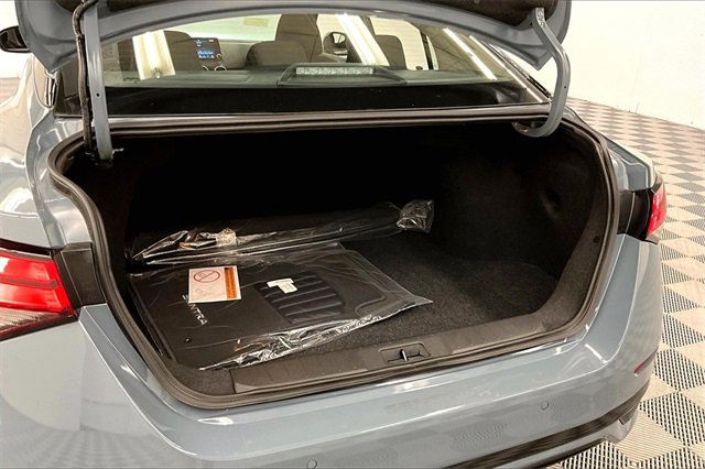 New 2025 Nissan Sentra SR image 38