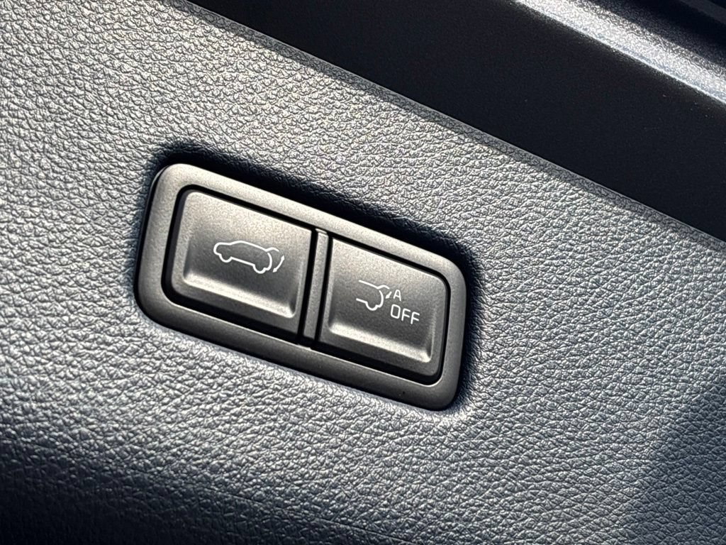 Certified 2025 Kia Carnival EX FWD image 16