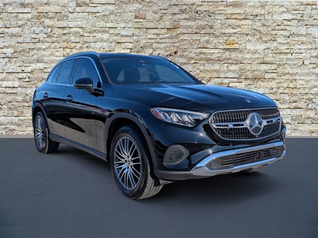Used 2024 Mercedes-Benz GLC 300 image 2