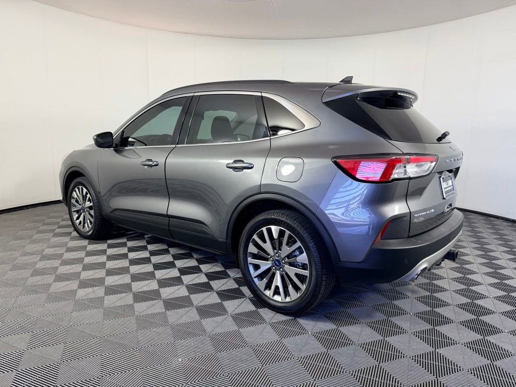 Used 2022 Ford Escape Titanium w/ Class II Trailer Tow Package AWD/4WD image 9