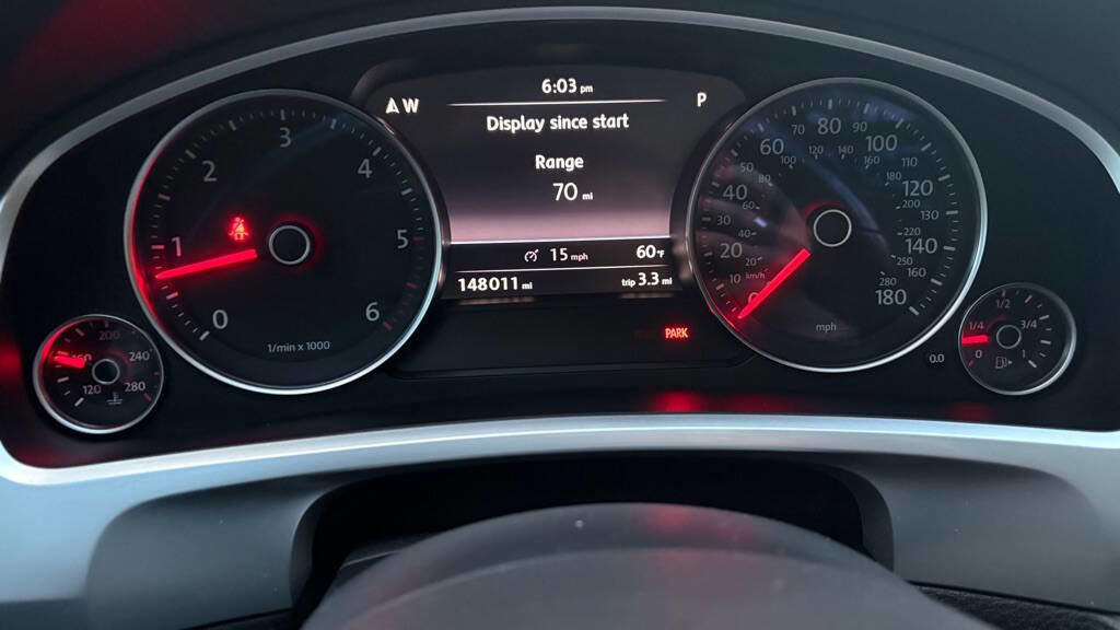 Used 2011 Volkswagen Touareg Sport image 13