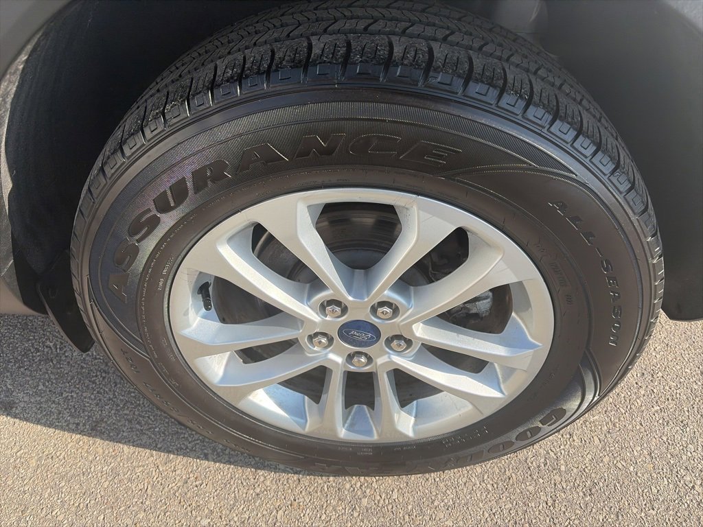 Used 2022 Ford Escape SE image 30