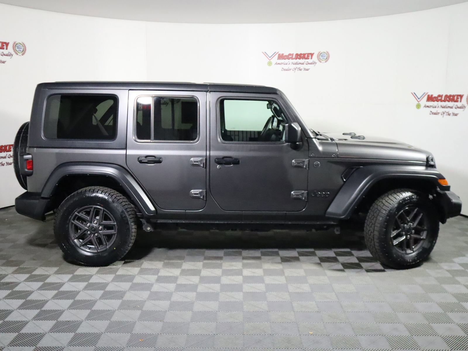 Used 2024 Jeep Wrangler Sport S image 4