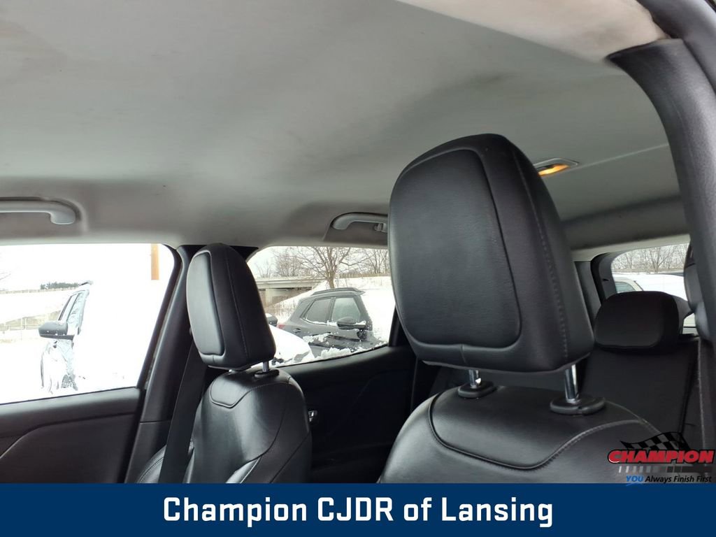 Used 2021 Jeep Renegade Limited image 16