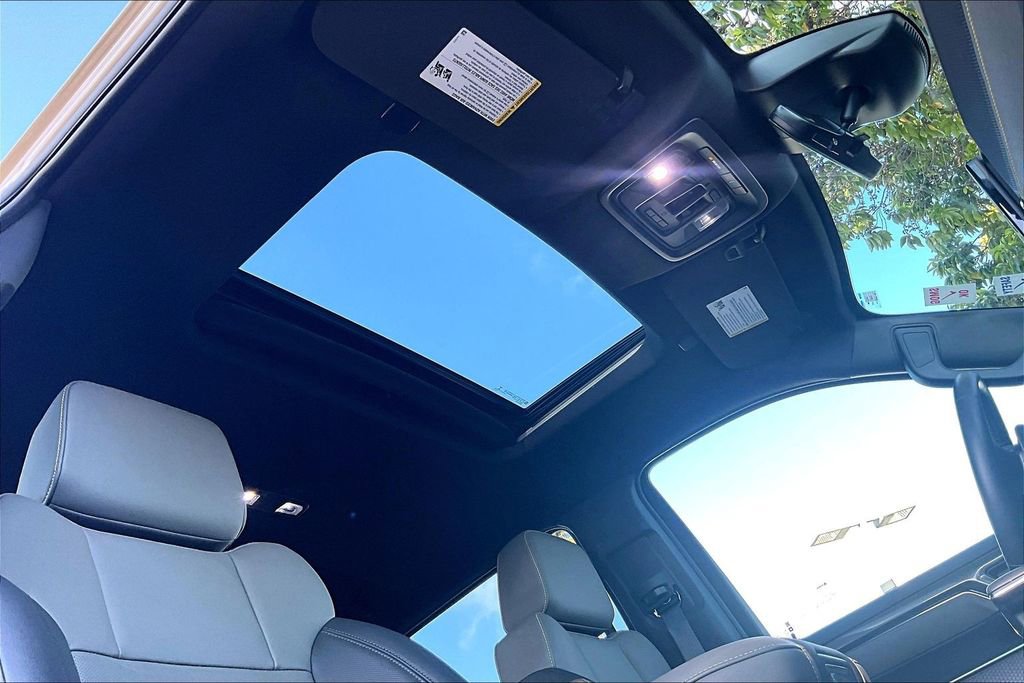 Used 2022 Chevrolet Silverado 1500 ZR2 w/ Technology Package image 14