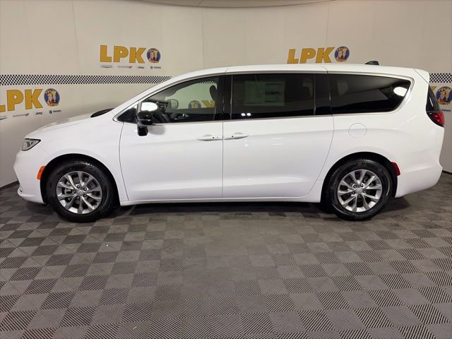 New 2026 Chrysler Pacifica Limited FWD image 9