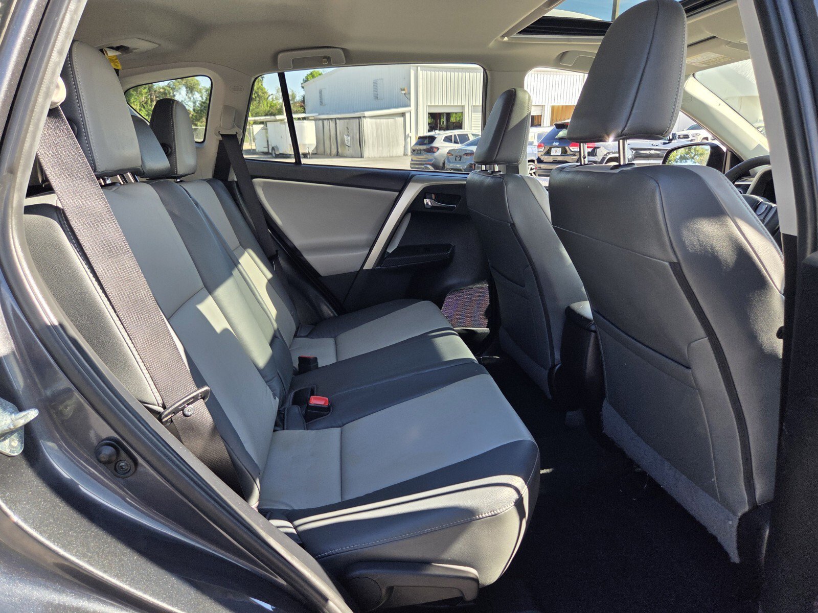 Used 2015 Toyota RAV4 Limited AWD/4WD image 16