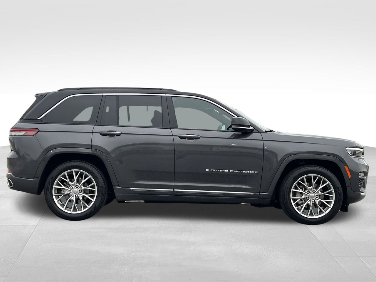 Used 2025 Jeep Grand Cherokee Summit image 34
