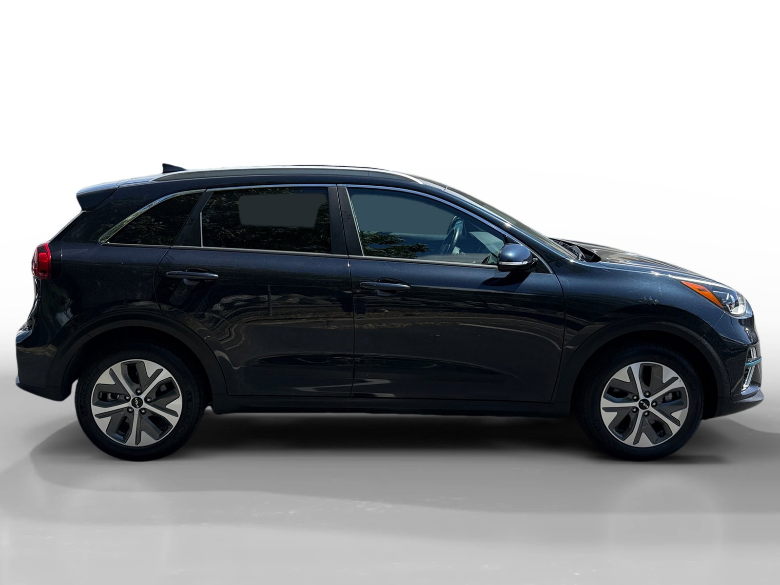 Used 2022 Kia Niro EX image 6
