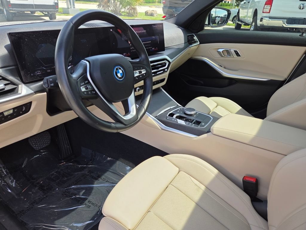 Used 2023 BMW 330e w/ Driving Assistance Package RWD image 28