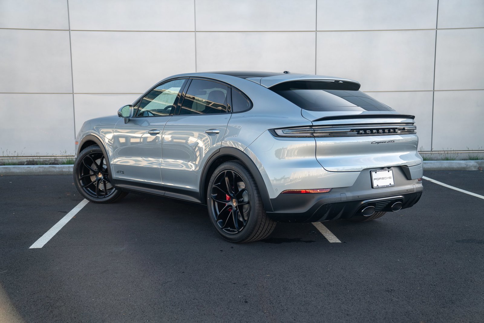 New 2026 Porsche Cayenne GTS image 3