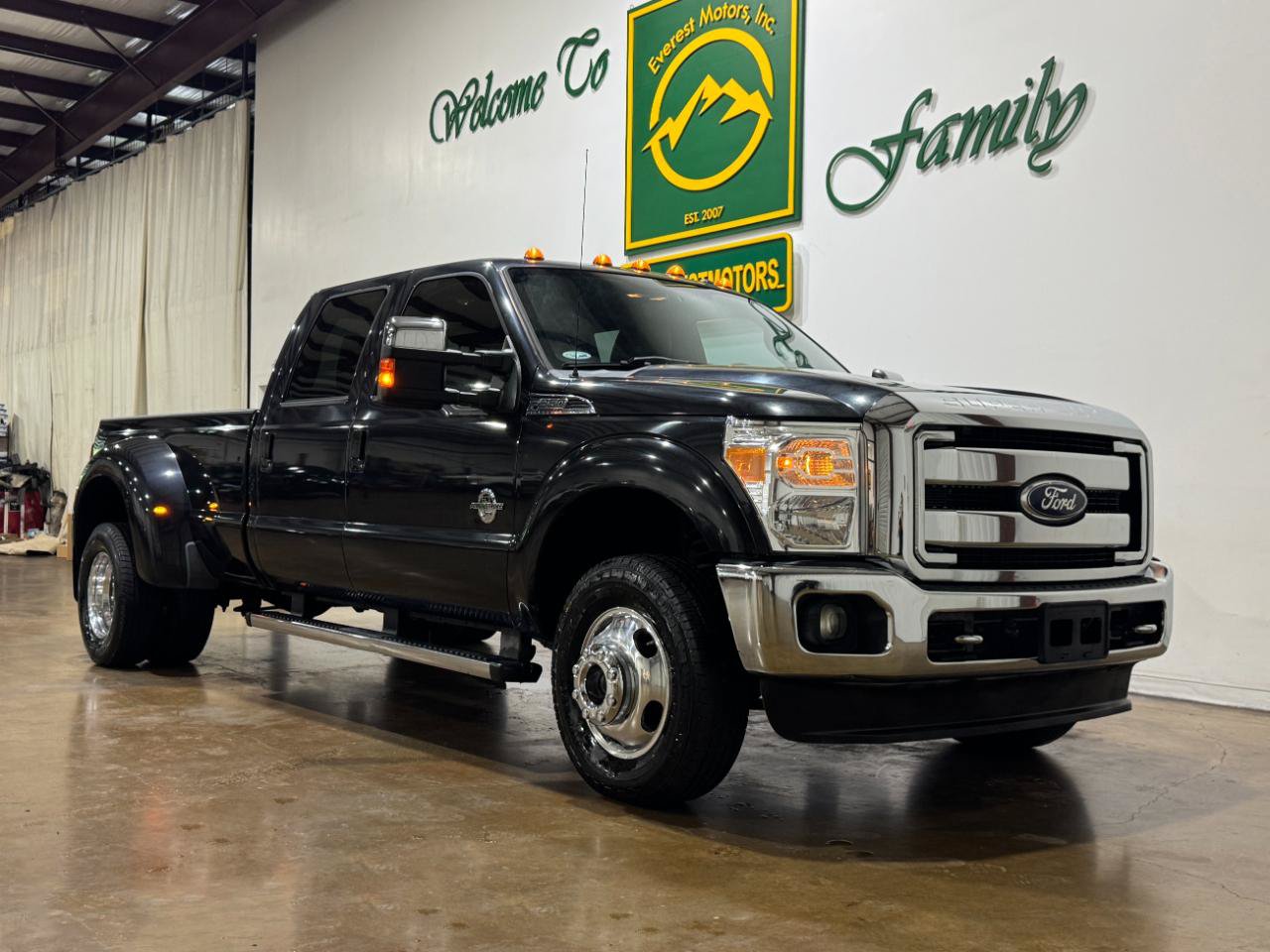 Used 2011 Ford F350 Lariat w/ Chrome Pkg AWD/4WD image 38