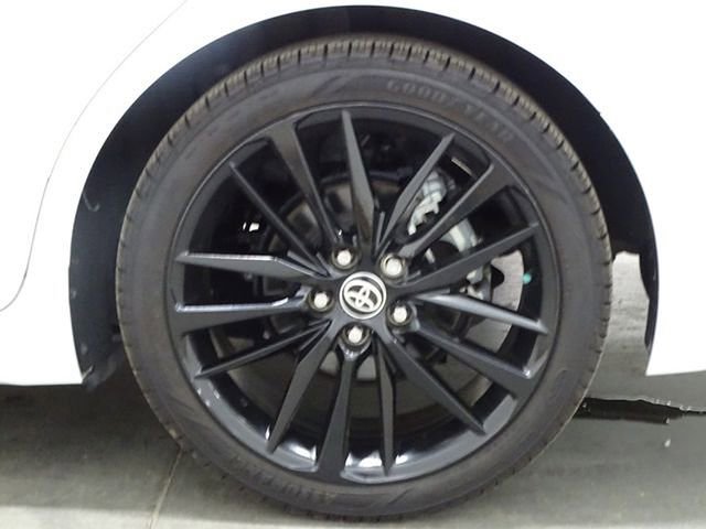 Used 2021 Toyota Camry XSE w/ Navigation Package image 39