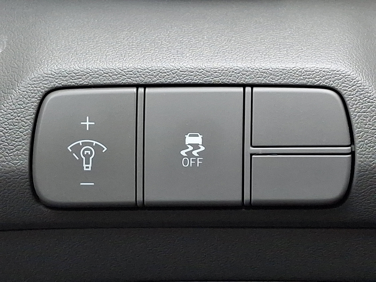 Used 2025 Hyundai Elantra SEL image 24