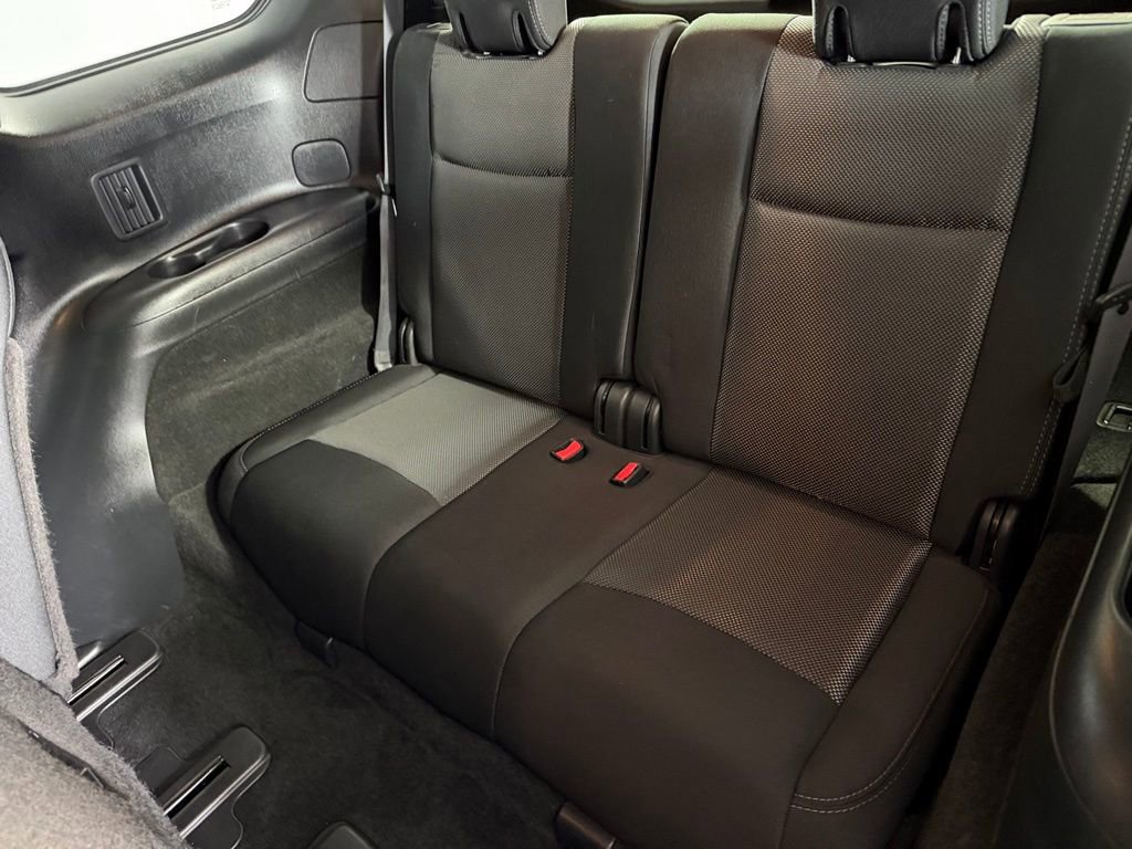 Used 2020 Nissan Pathfinder SV image 25