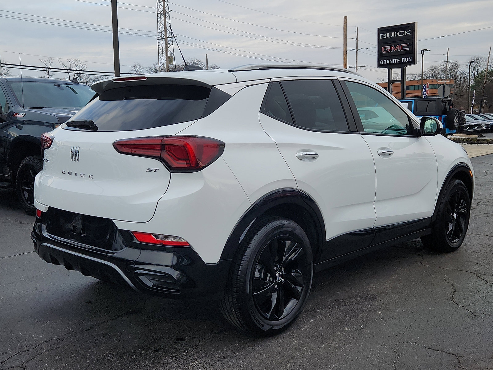 Used 2024 Buick Encore GX Sport Touring image 6