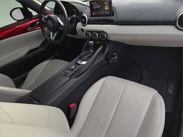 Used 2021 MAZDA MX-5 Miata RF Grand Touring image 10