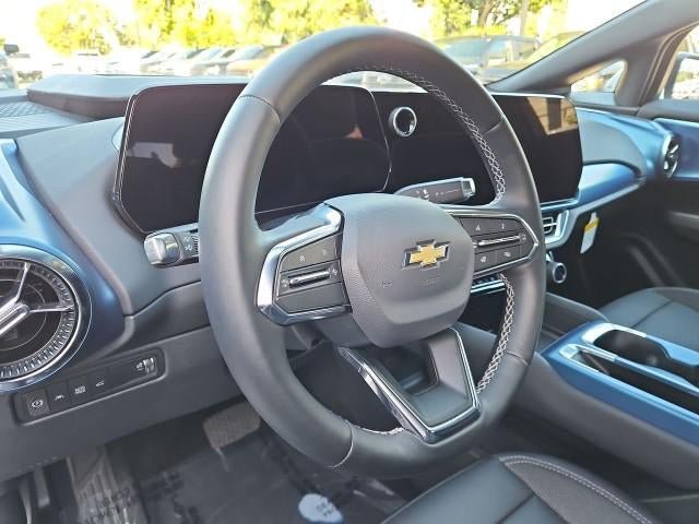Used 2026 Chevrolet Equinox EV LT w/ Convenience Package II FWD image 11